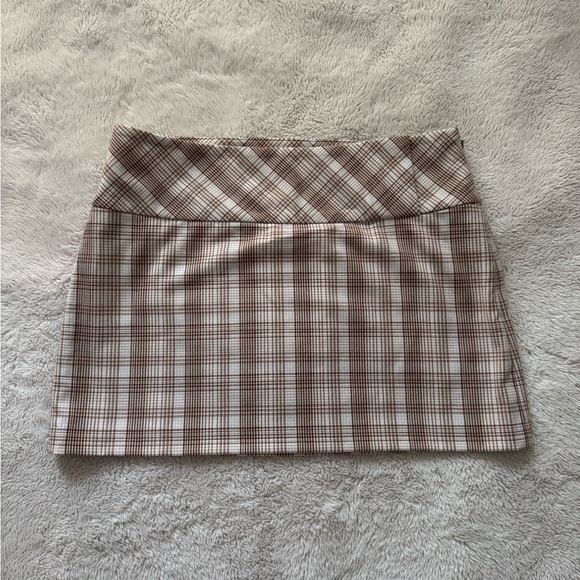 Aritzia Dresses & Skirts - Aritzia sunday best plaid skirt